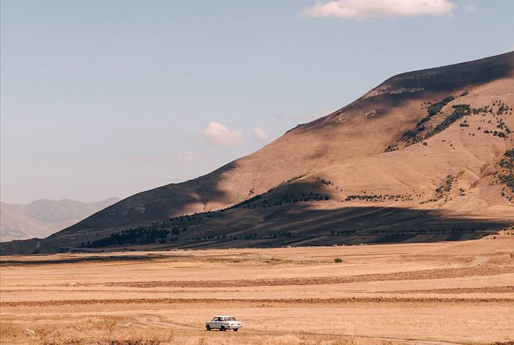 Route entre Jrashen et Spitak - Lorri - Arménie