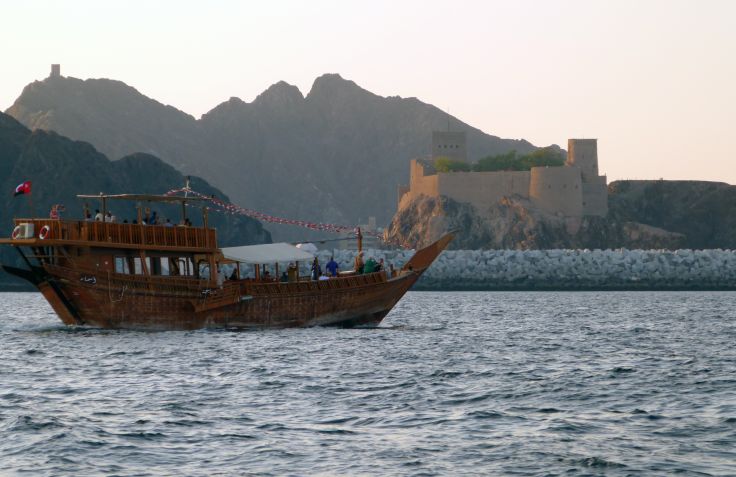Boutre dans la baie de Mascate - Oman