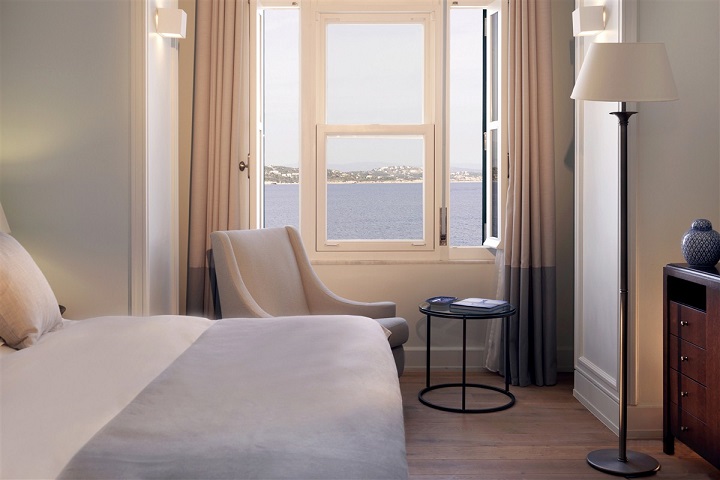 Chambre avec vue sur mer en Grèce