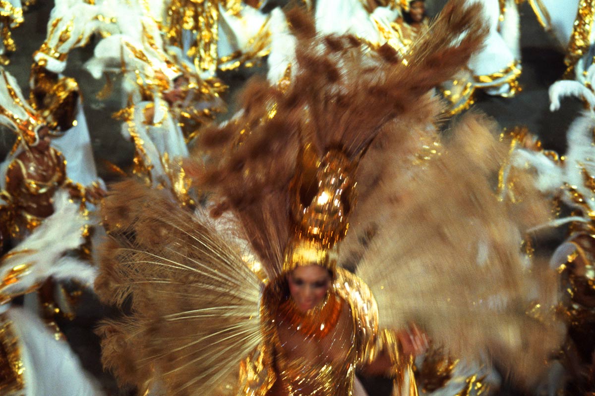 Femme qui danse au Carnaval de Rio