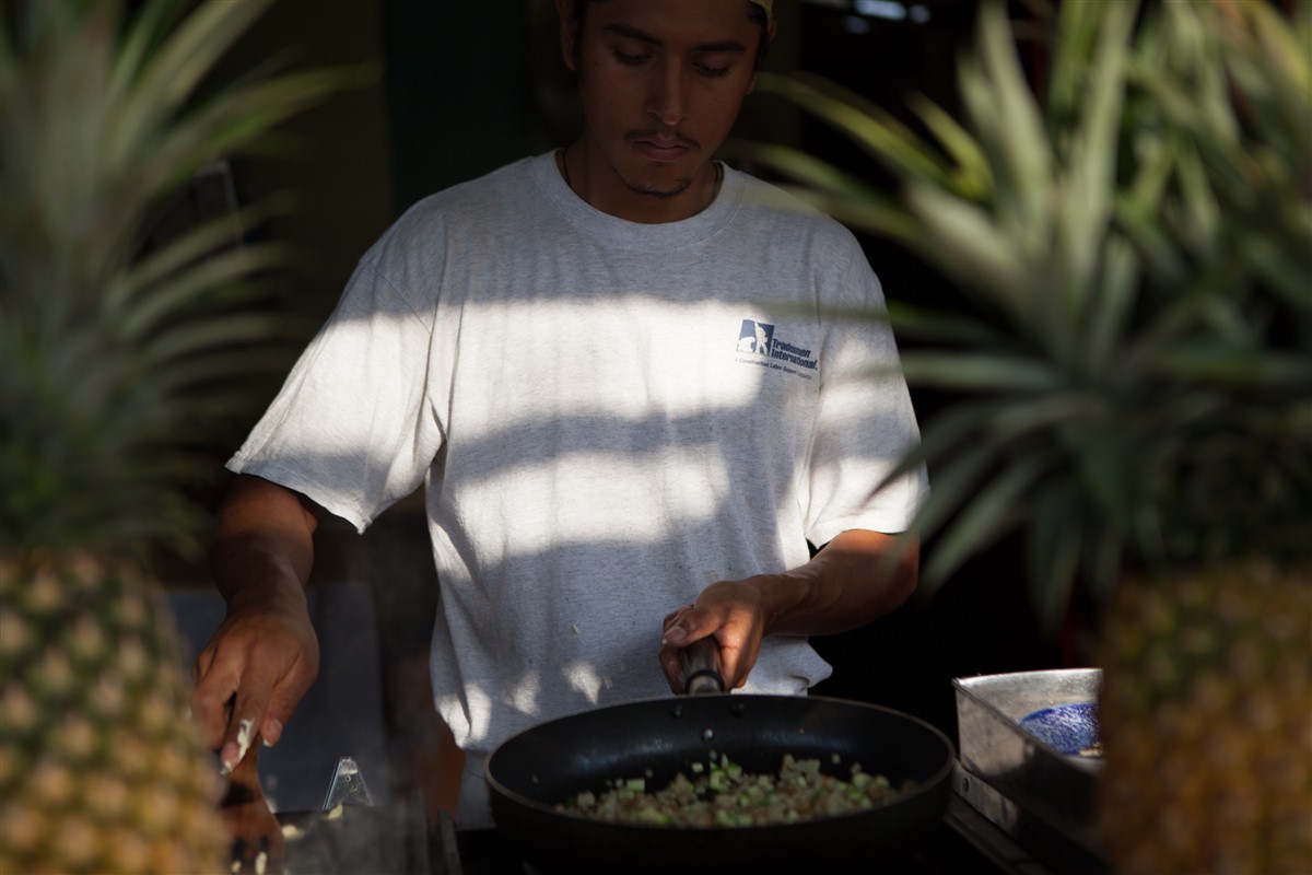 homme qui cuisine au mexique