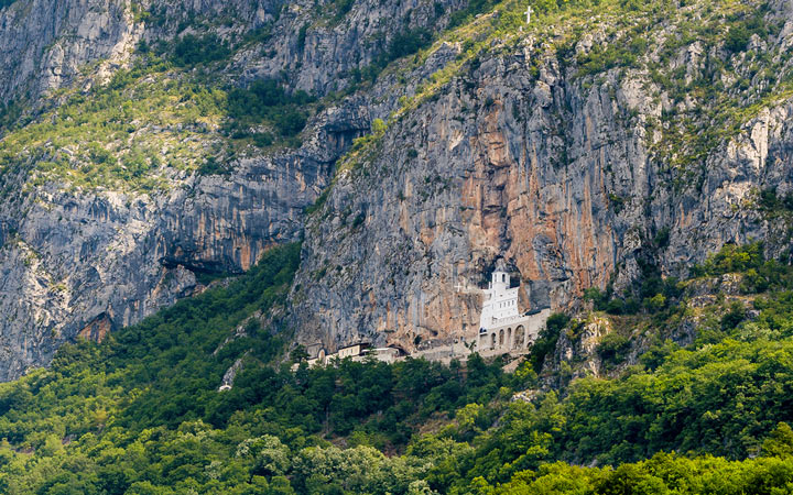 Le monastère d'Ostrog