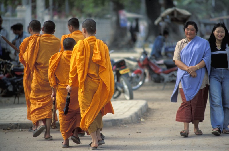 moines au Laos