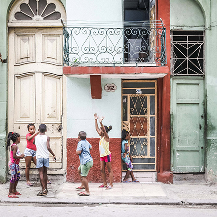 Enfants qui jouent à La Havanne