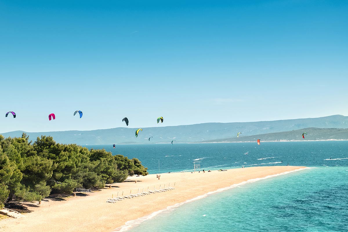 plage de Zlatni Rat