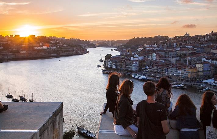 5 livres à lire avant de partir au Portugal